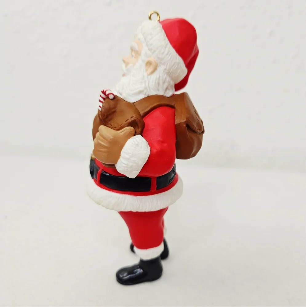 Hallmark Keepsake Santa Ornament 1996 Collector’s Club Bob Siedler